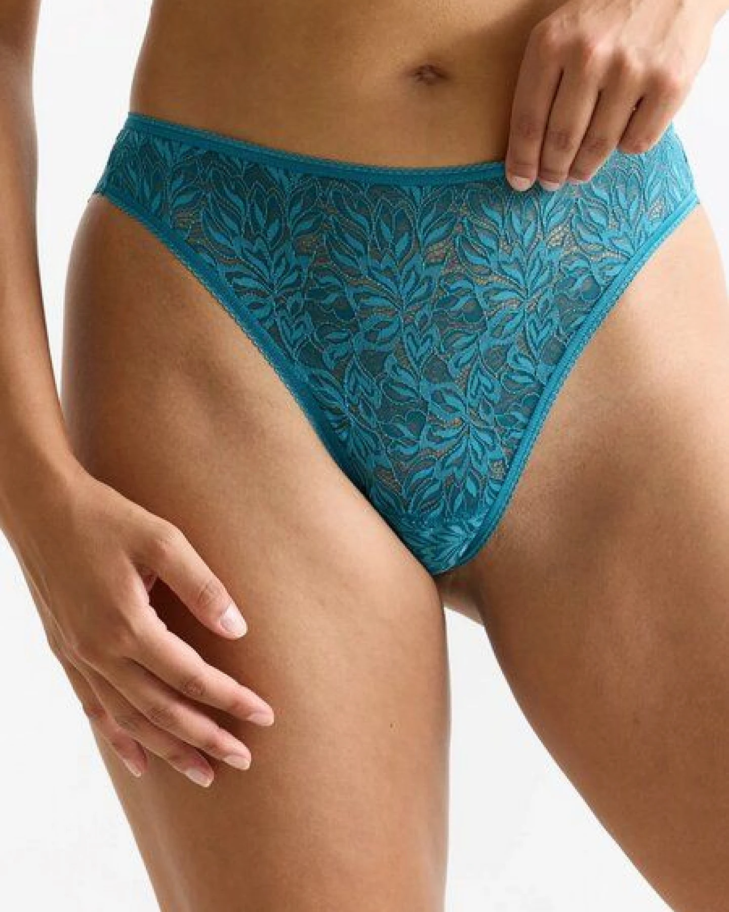 erlich textil Iconic Lace Brazil Slip mit Spitze aus abbaubarem Polyamid, made in Europe – Ansicht 3