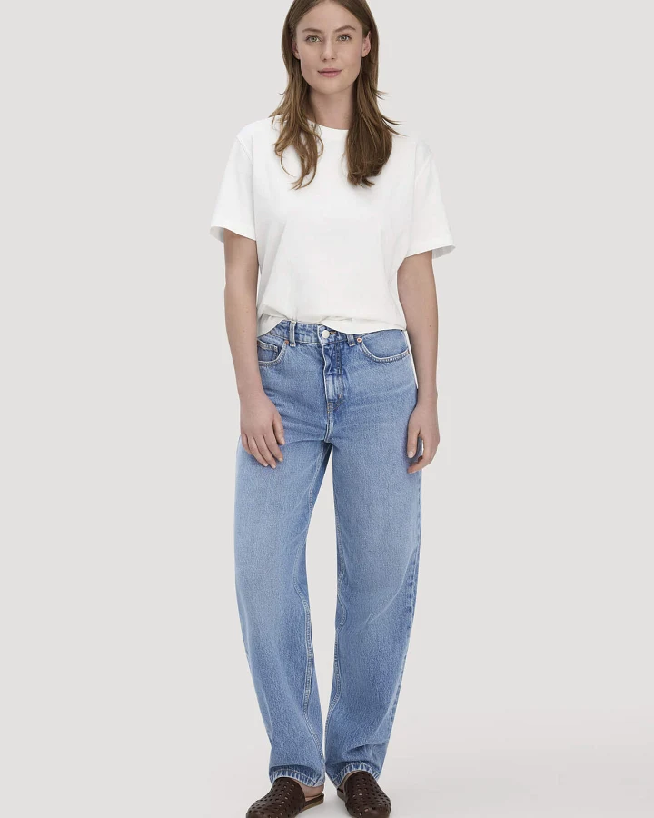 hessnatur Damen Jeans NIVA Tapered Leg aus Bio-Baumwolle - blau - Größe 26/32