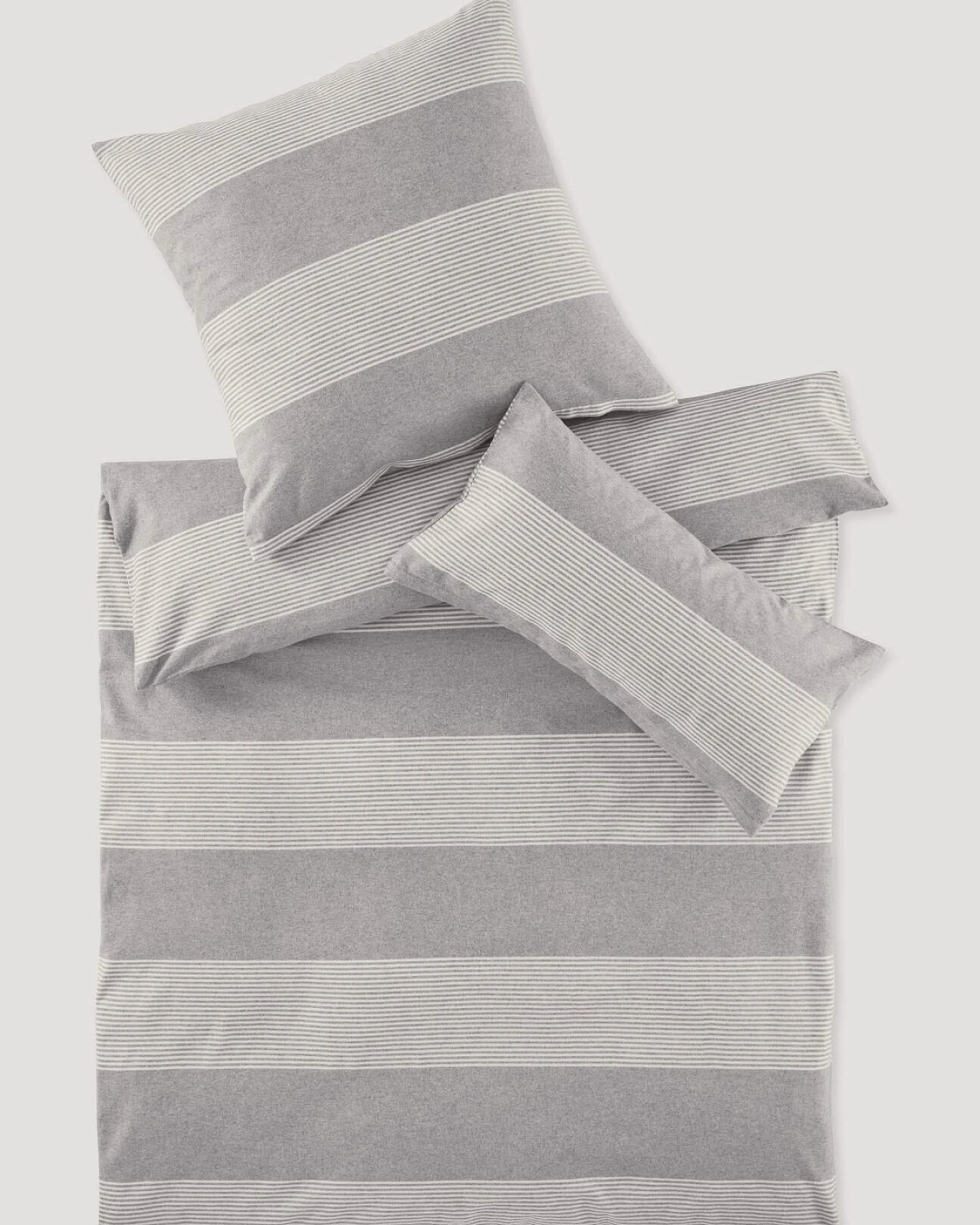 hessnatur Biber Bettwäsche-Set SEON aus Bio-Baumwolle - grau - Größe 155x220 / 80x80 cm – Ansicht 3