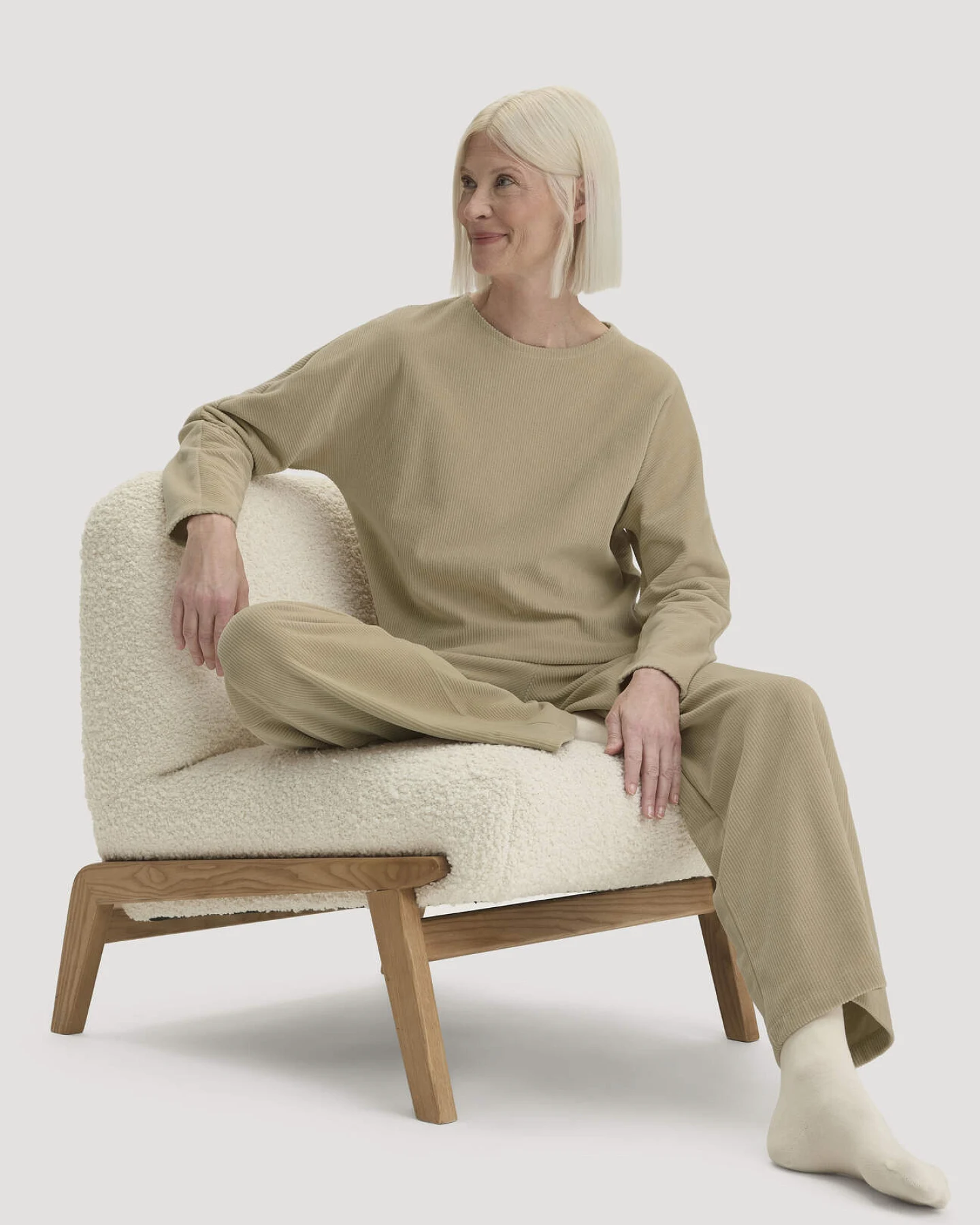 hessnatur Loungewear Longsleeve Oversized aus Bio-Baumwolle - beige - Größe L – Ansicht 2