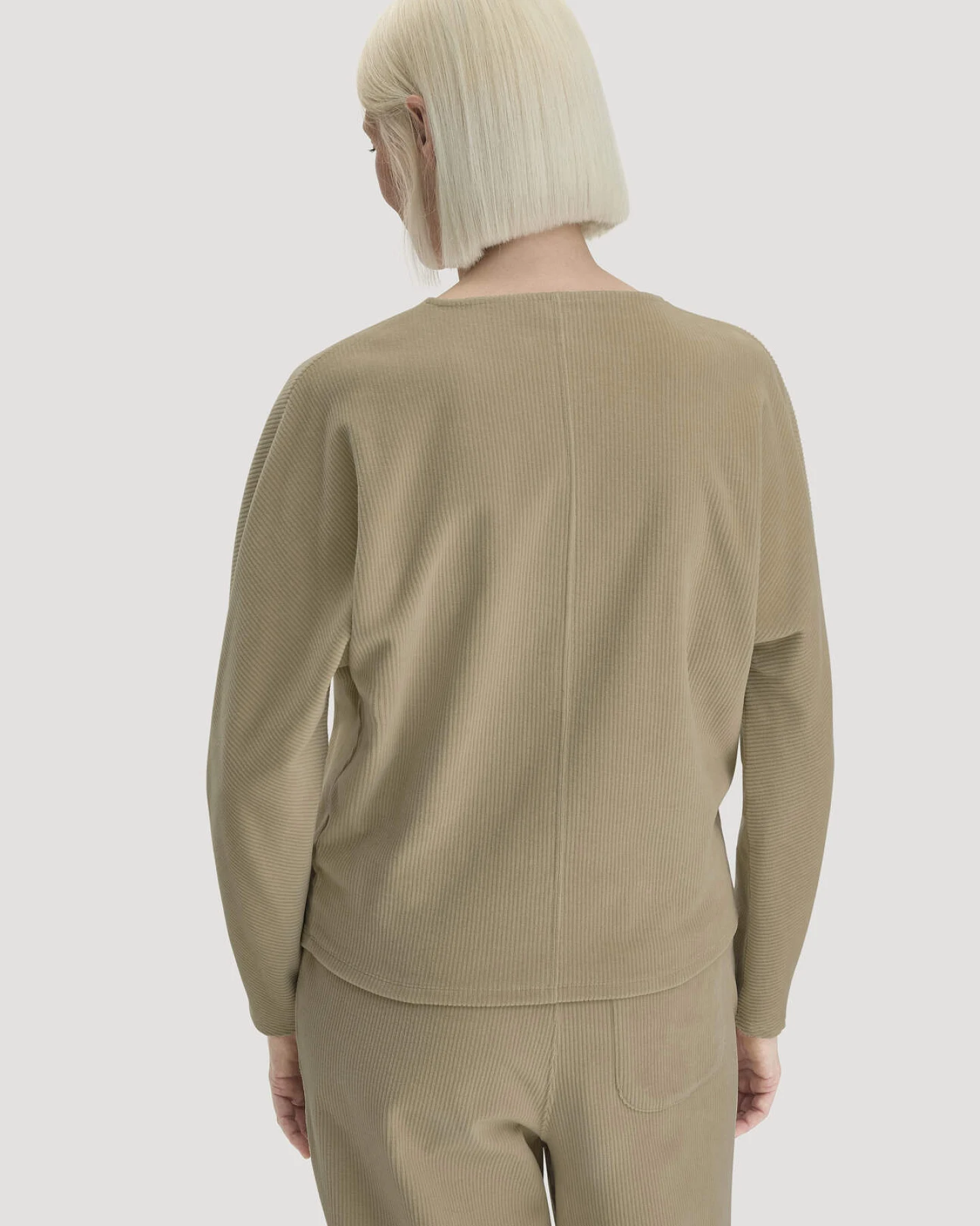 hessnatur Loungewear Longsleeve Oversized aus Bio-Baumwolle - beige - Größe L – Ansicht 3