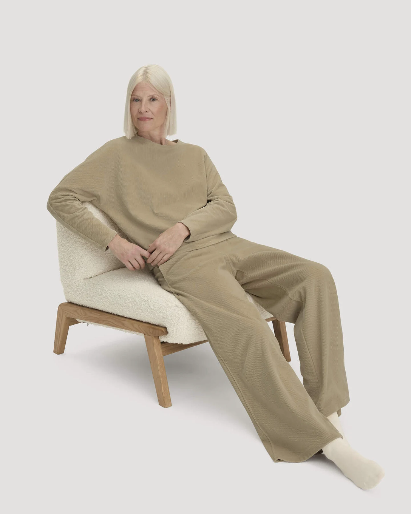 hessnatur Loungewear Hose Cordstretch Wide Leg ACTIVE LIGHT aus Bio-Baumwolle - beige - Größe XS – Ansicht 4