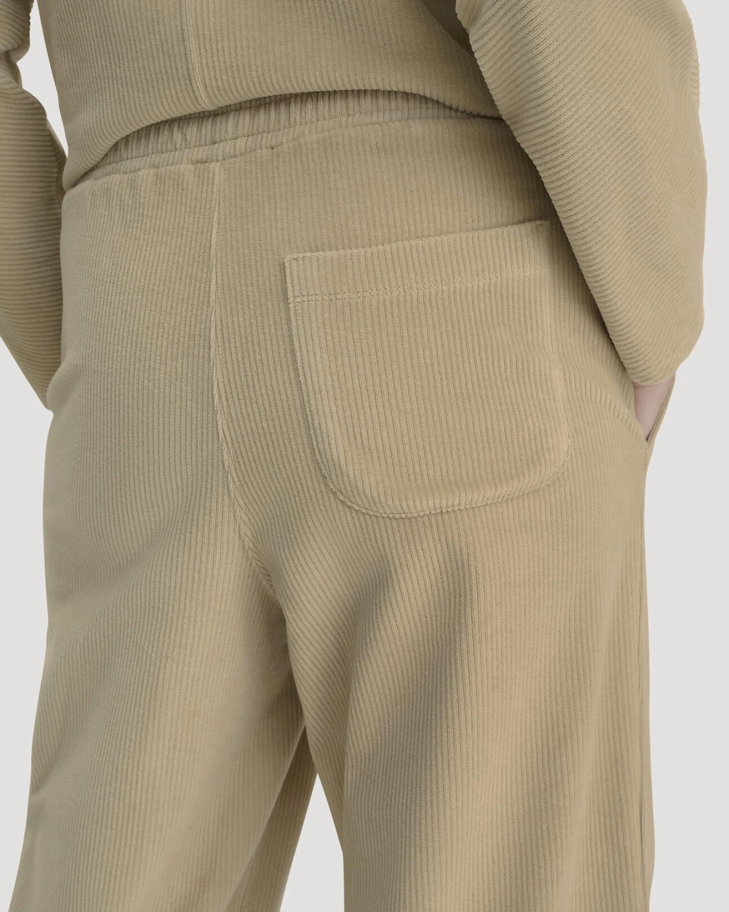 hessnatur Loungewear Hose Cordstretch Wide Leg ACTIVE LIGHT aus Bio-Baumwolle - beige - Größe S – Ansicht 3