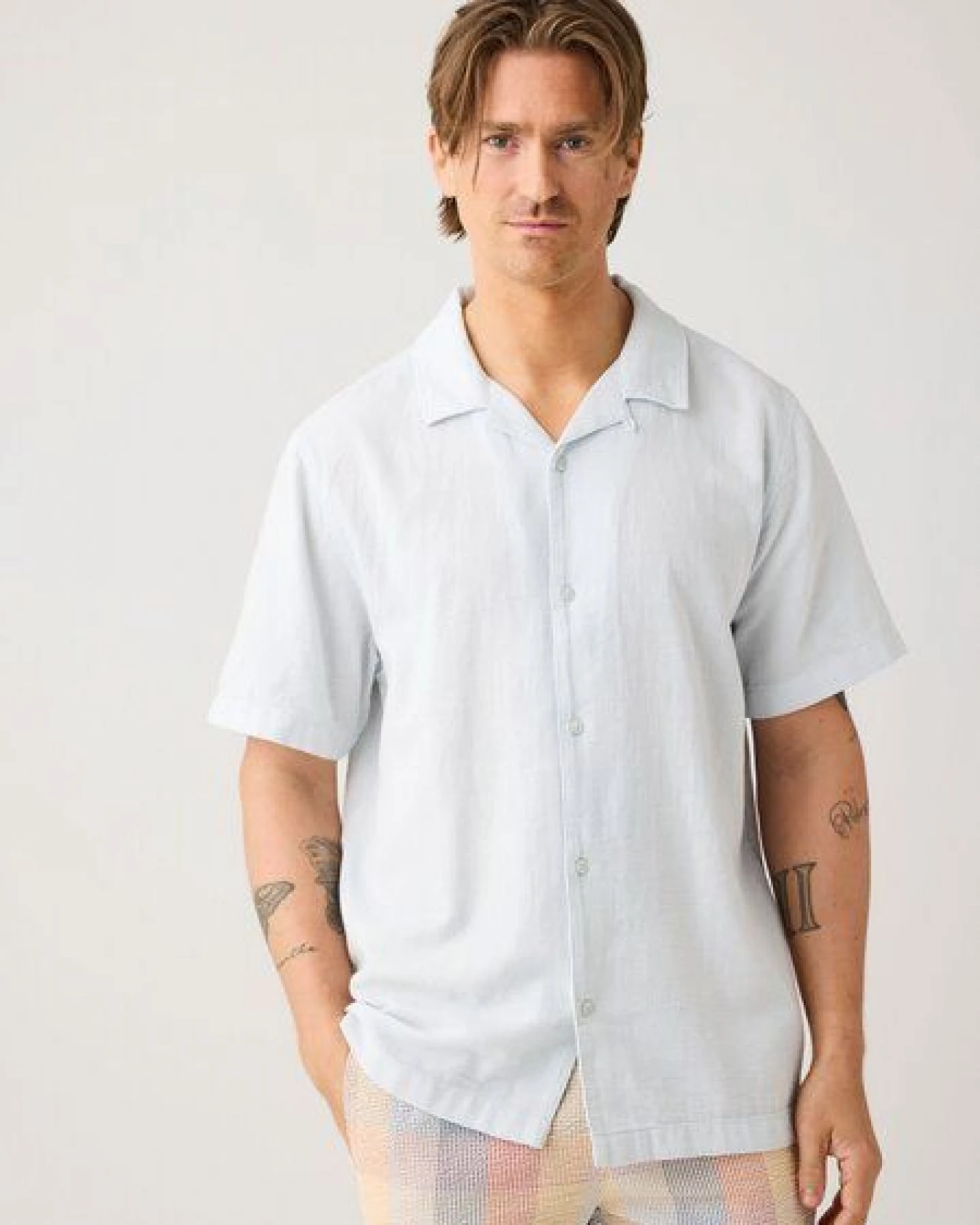 KnowledgeCotton Apparel Lockeres Kurzarmhemd aus Bio-Baumwolle – Ansicht 2