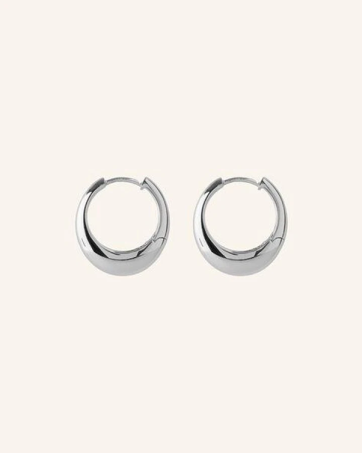 Pernille Corydon Ohrringe GLOBE HUGGIES aus Recycled sterling silver / Gold plated recycled sterling silver