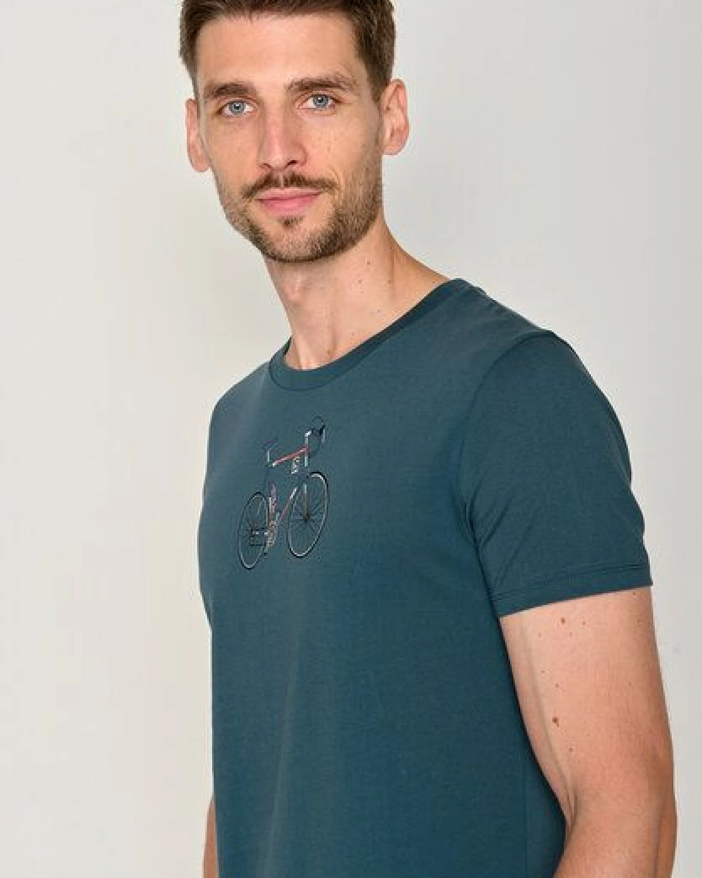 GREENBOMB Bike Mikkel Guide - Sportliches T-Shirt aus Bio-Baumwolle / hochwertiger Print / GOTS / Fair & Vegan – Ansicht 4