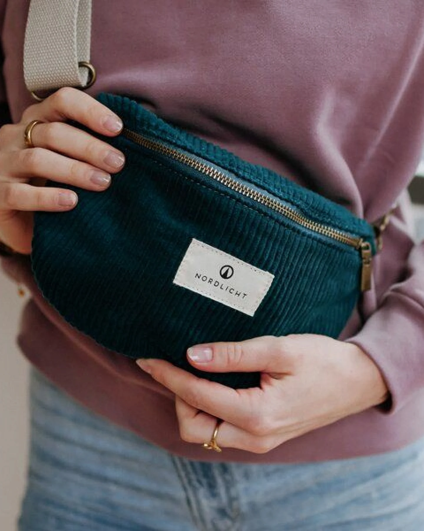 NORDLICHT Bauchtasche TOMMA Cord aus Bio-Baumwolle – Ansicht 3