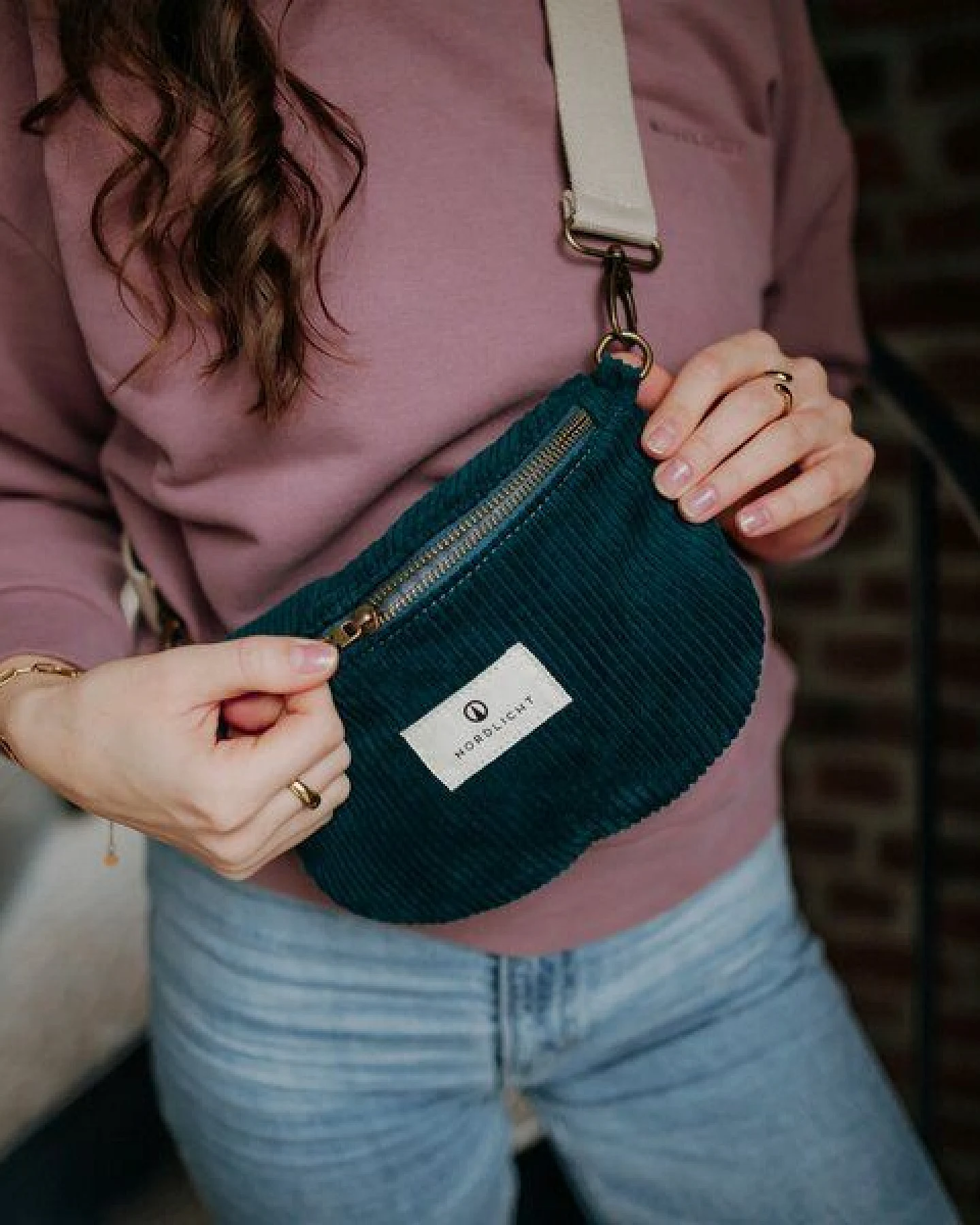 NORDLICHT Bauchtasche TOMMA Cord aus Bio-Baumwolle – Ansicht 4