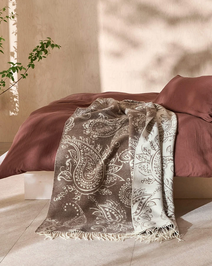 hessnatur Plaid AMARA aus Bio-Lambswool - braun - Größe 130x180 cm