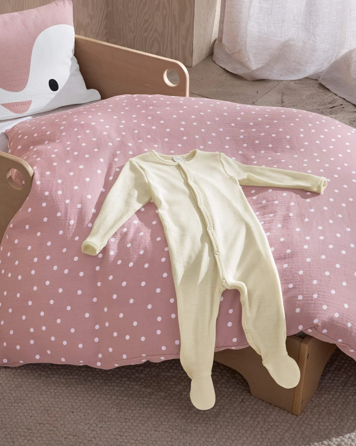 hessnatur Baby Schlafoverall aus Bio-Merinowolle mit Seide - natur - Größe 50/56