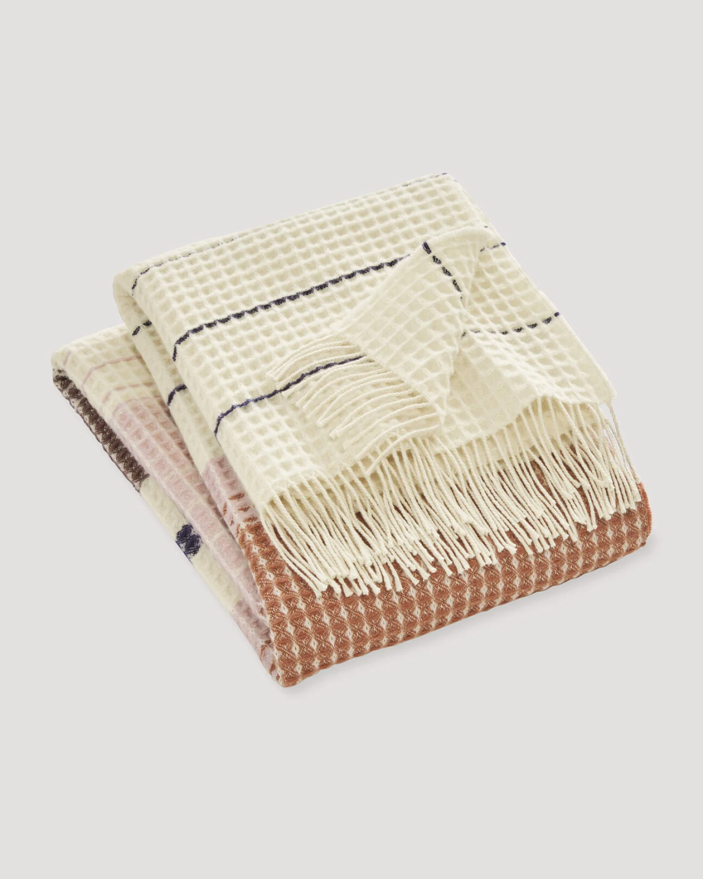 hessnatur Streifenplaid TAMILO aus Bio-Lambswool mit Bio-Baumwolle - rosa - Größe 130x180 cm – Ansicht 3