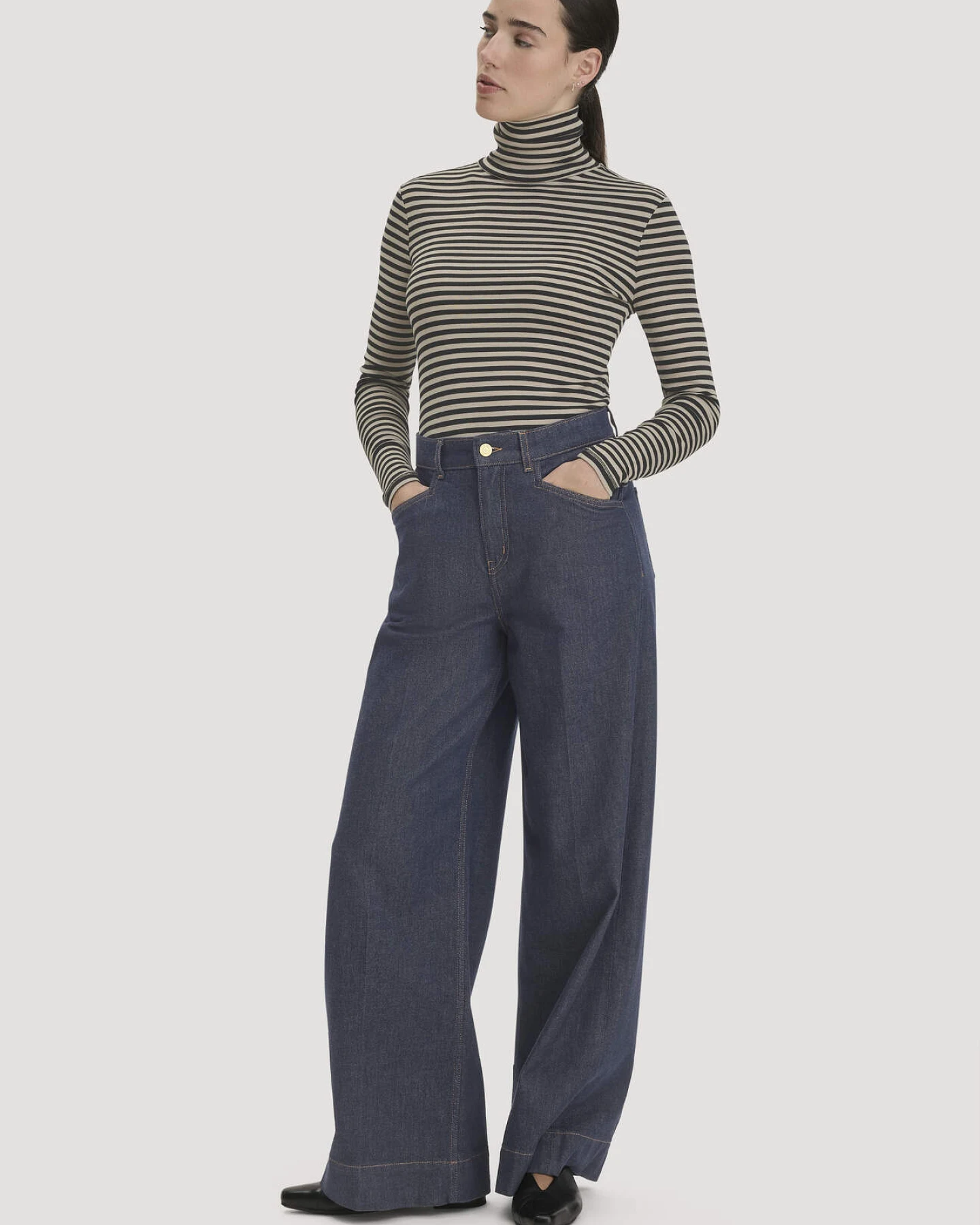 hessnatur Damen Streifen Softrib Longsleeve Fitted aus Bio-Baumwolle und Modal - schwarz - Größe 34 – Ansicht 2