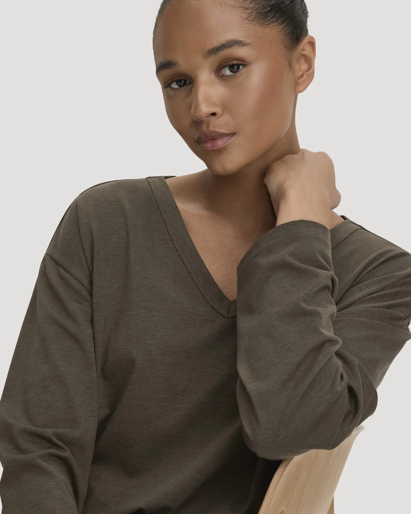 hessnatur Damen Longsleeve Oversize aus TENCEL™ Lyocell und Bio-Baumwolle - grün - Größe L – Ansicht 4