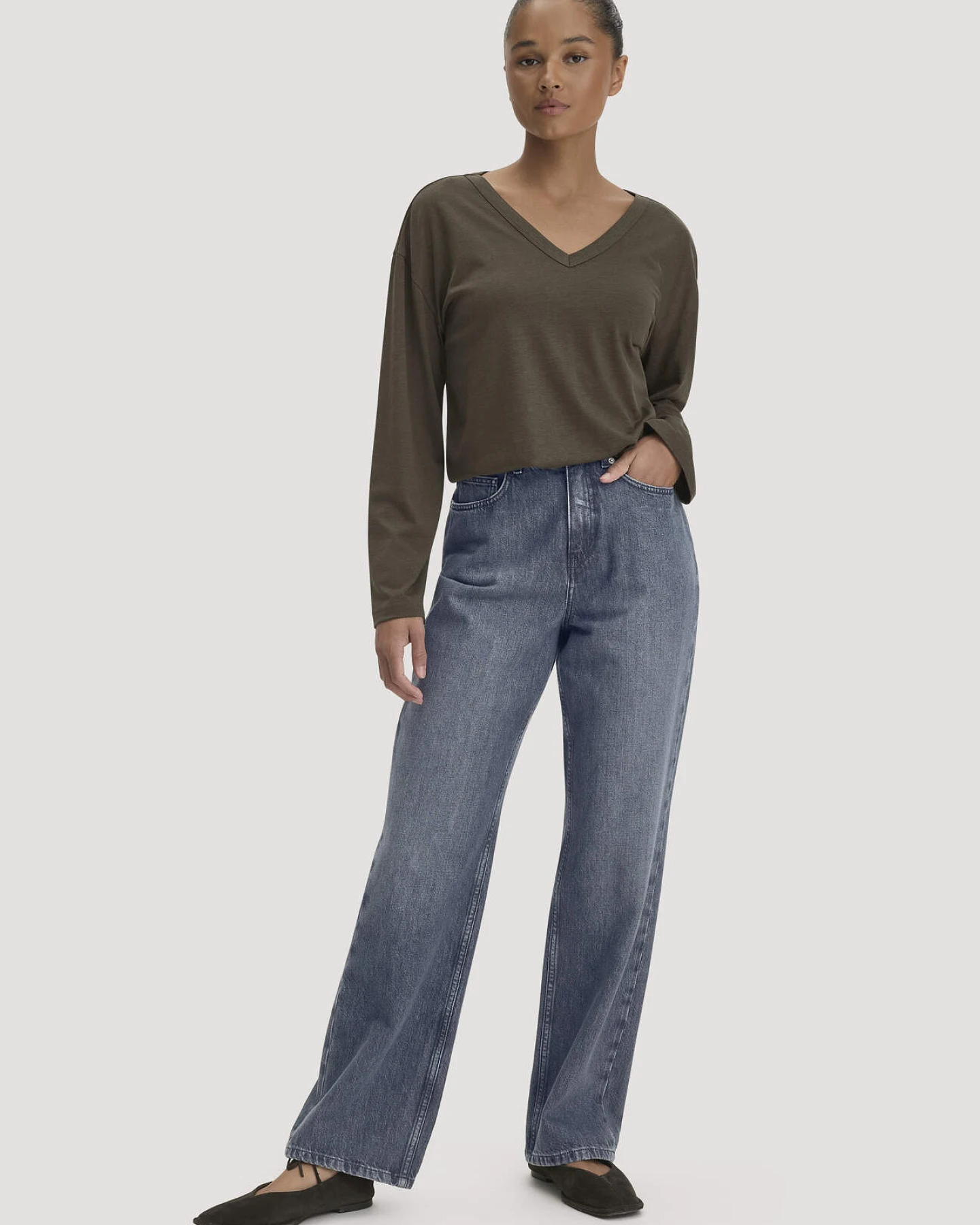 hessnatur Damen Longsleeve Oversize aus TENCEL™ Lyocell und Bio-Baumwolle - grün - Größe XS – Ansicht 2