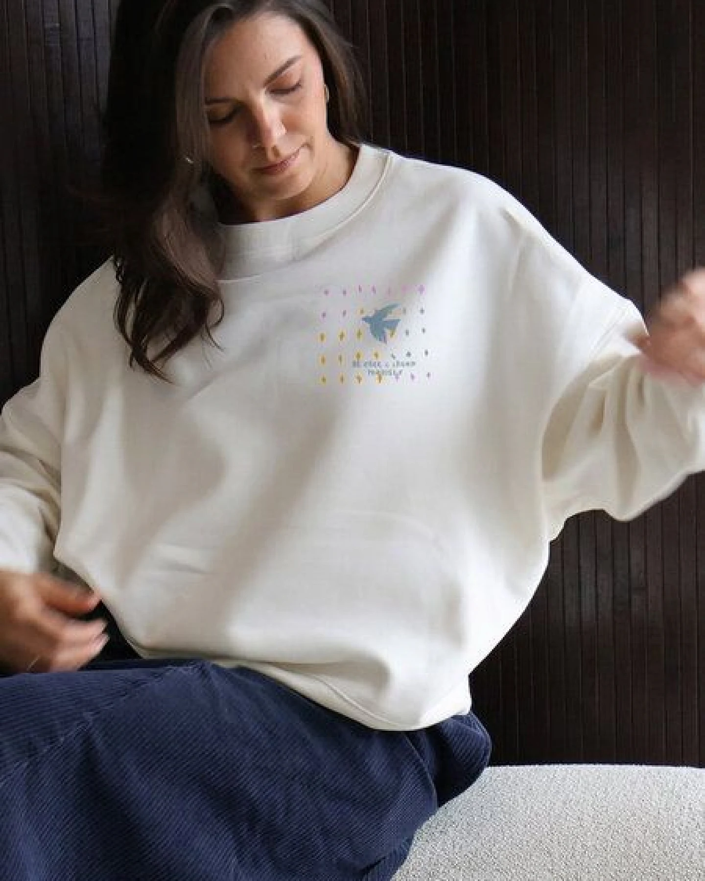 Kultgut Artdesign - Pulloversweater Boxistyle / BE FREE & PROUD YOURSELF – Ansicht 3