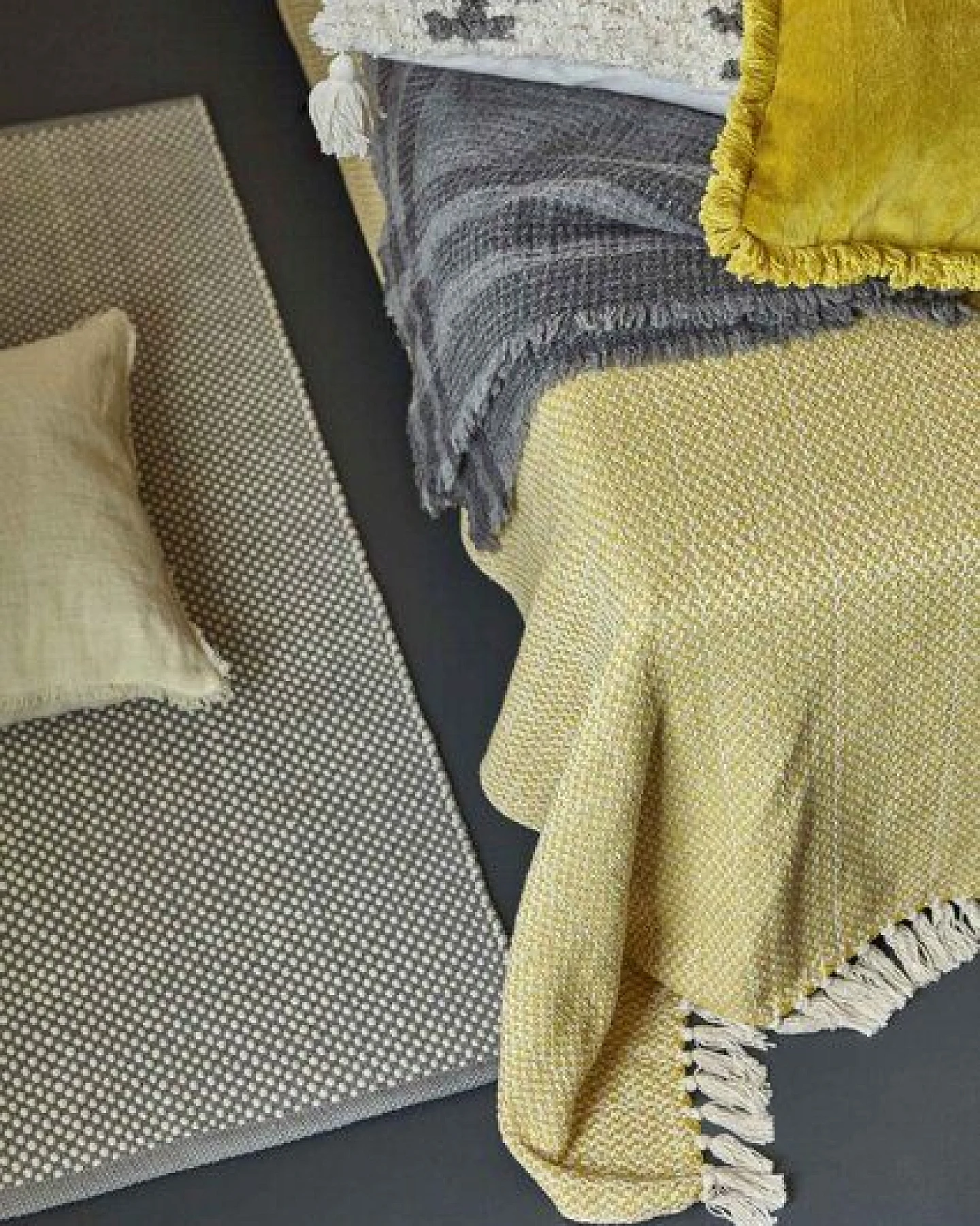 liv interior Recycelter Baumwollteppich DOTS – Ansicht 2