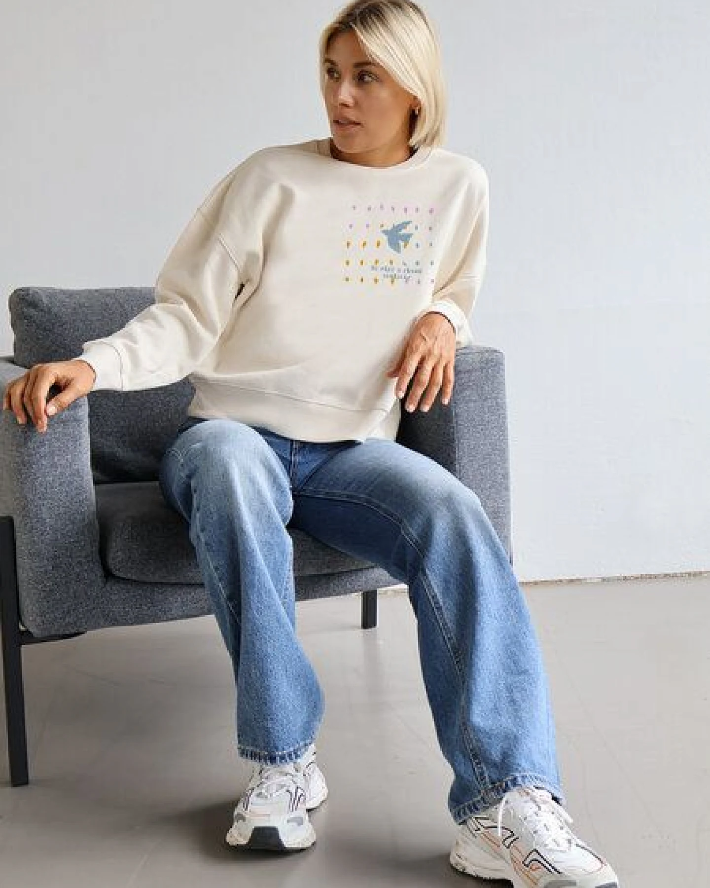 Kultgut Artdesign - Pulloversweater Boxistyle / BE FREE & PROUD YOURSELF – Ansicht 3