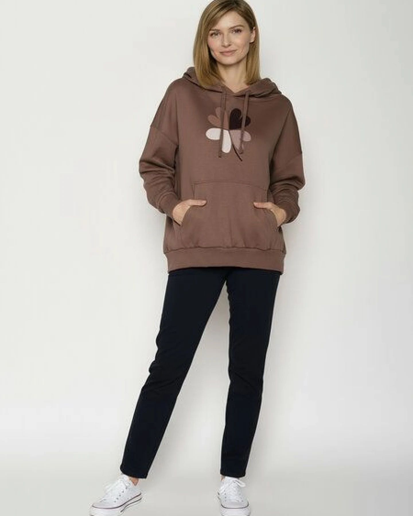 GREENBOMB Clover Mello - Lässiger Hoodie aus Bio-Baumwolle / hochwertiger Print / GOTS / Fair & Vegan – Ansicht 3