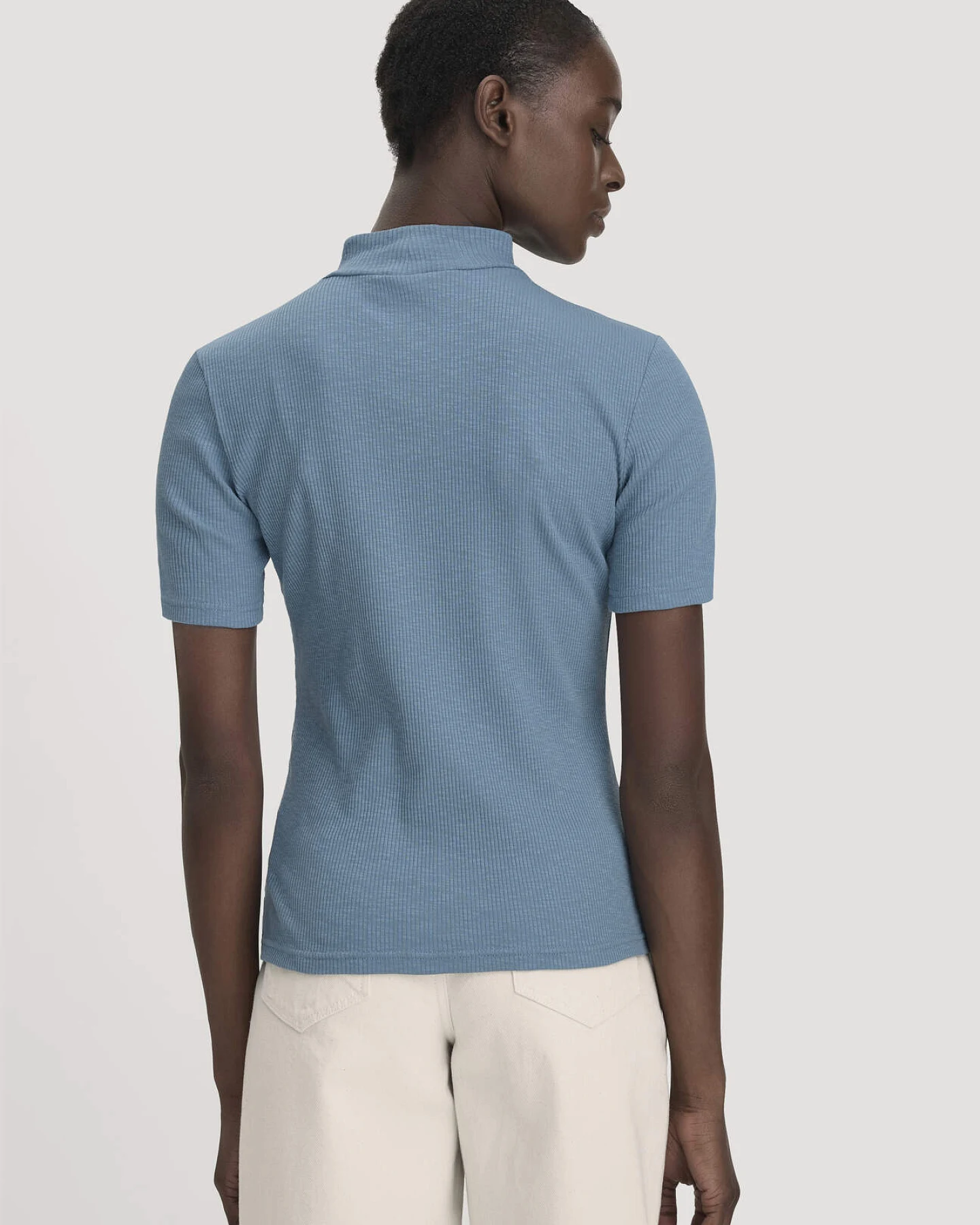 hessnatur Damen Mock-Neck Shirt Slim aus Bio-Baumwolle - blau - Größe 34 – Ansicht 3