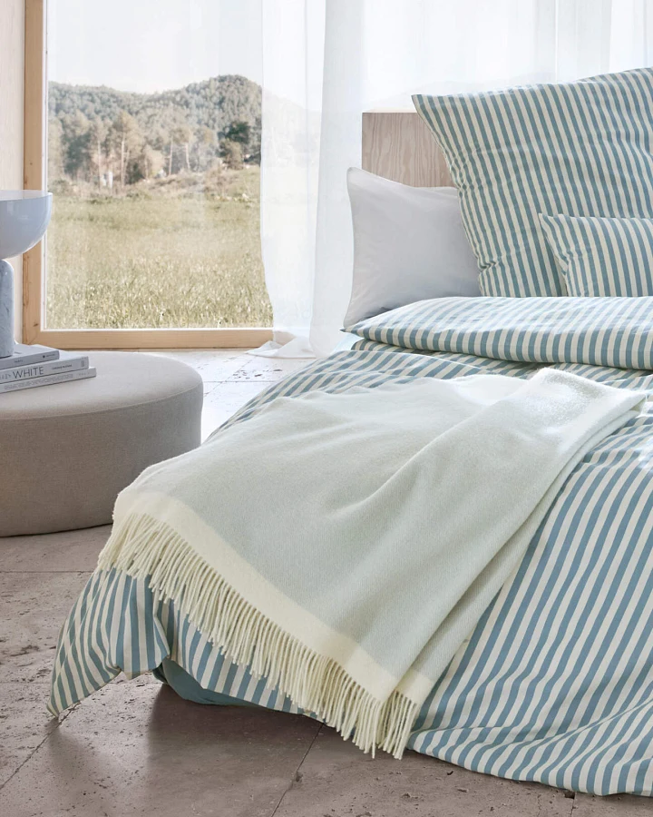 hessnatur Plaid JONNE aus Bio-Lambswool - grün - Größe 130x180 cm