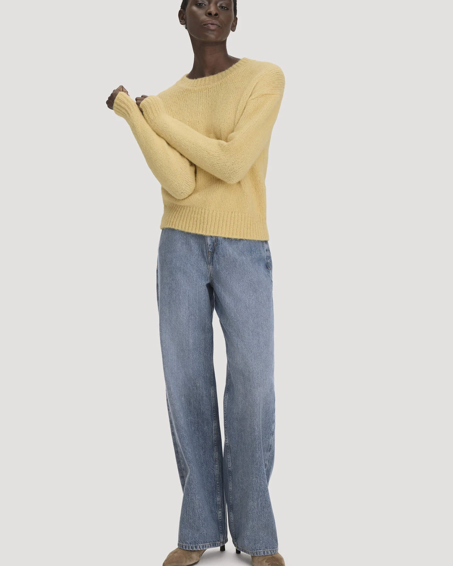 hessnatur Damen Pullover Relaxed aus Alpaka mit Bio-Baumwolle - gelb - Größe M – Ansicht 2