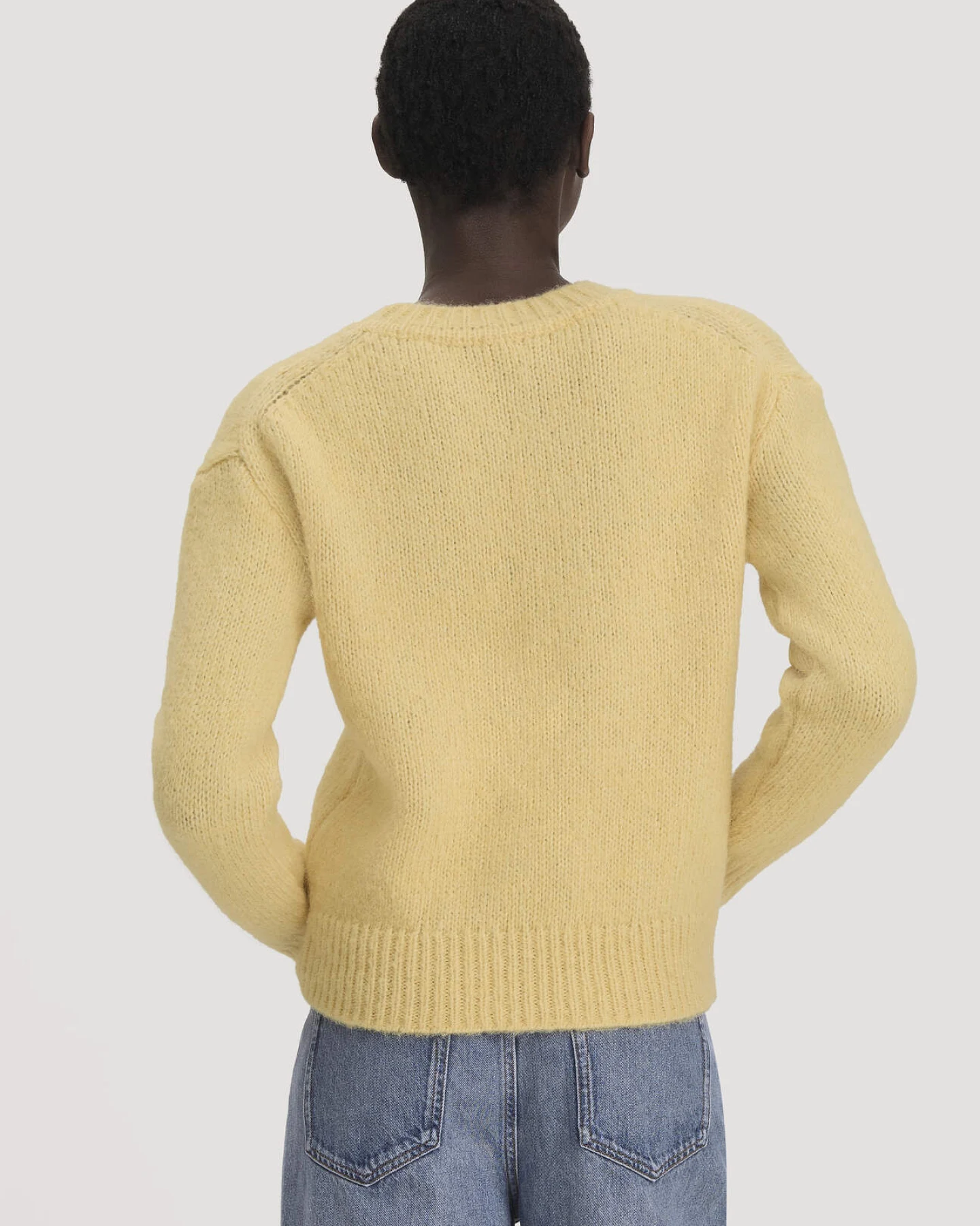 hessnatur Damen Pullover Relaxed aus Alpaka mit Bio-Baumwolle - gelb - Größe XL – Ansicht 3