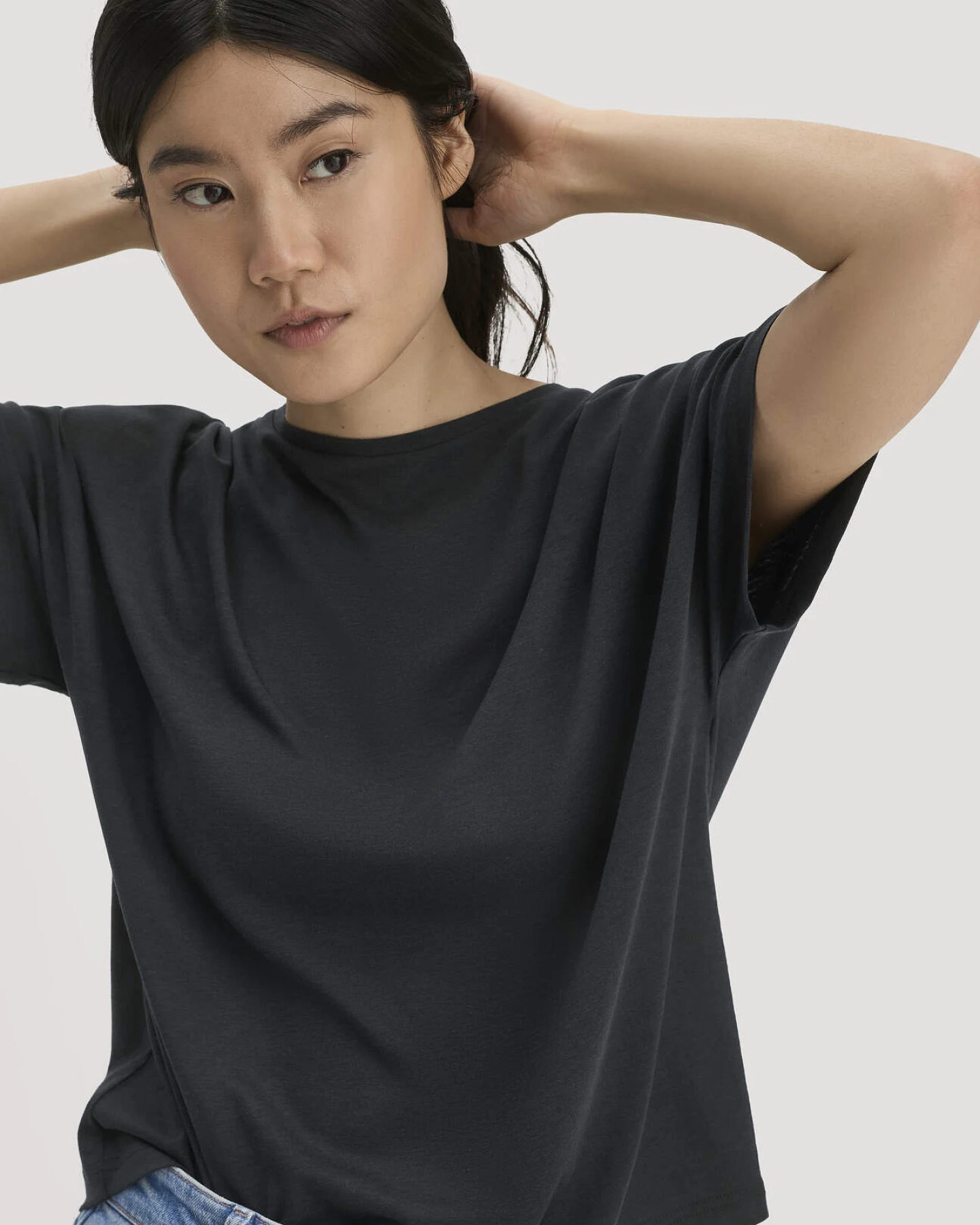 hessnatur Damen T-Shirt Oversize aus TENCEL™ Lyocell und Bio-Baumwolle - schwarz - Größe XL – Ansicht 4