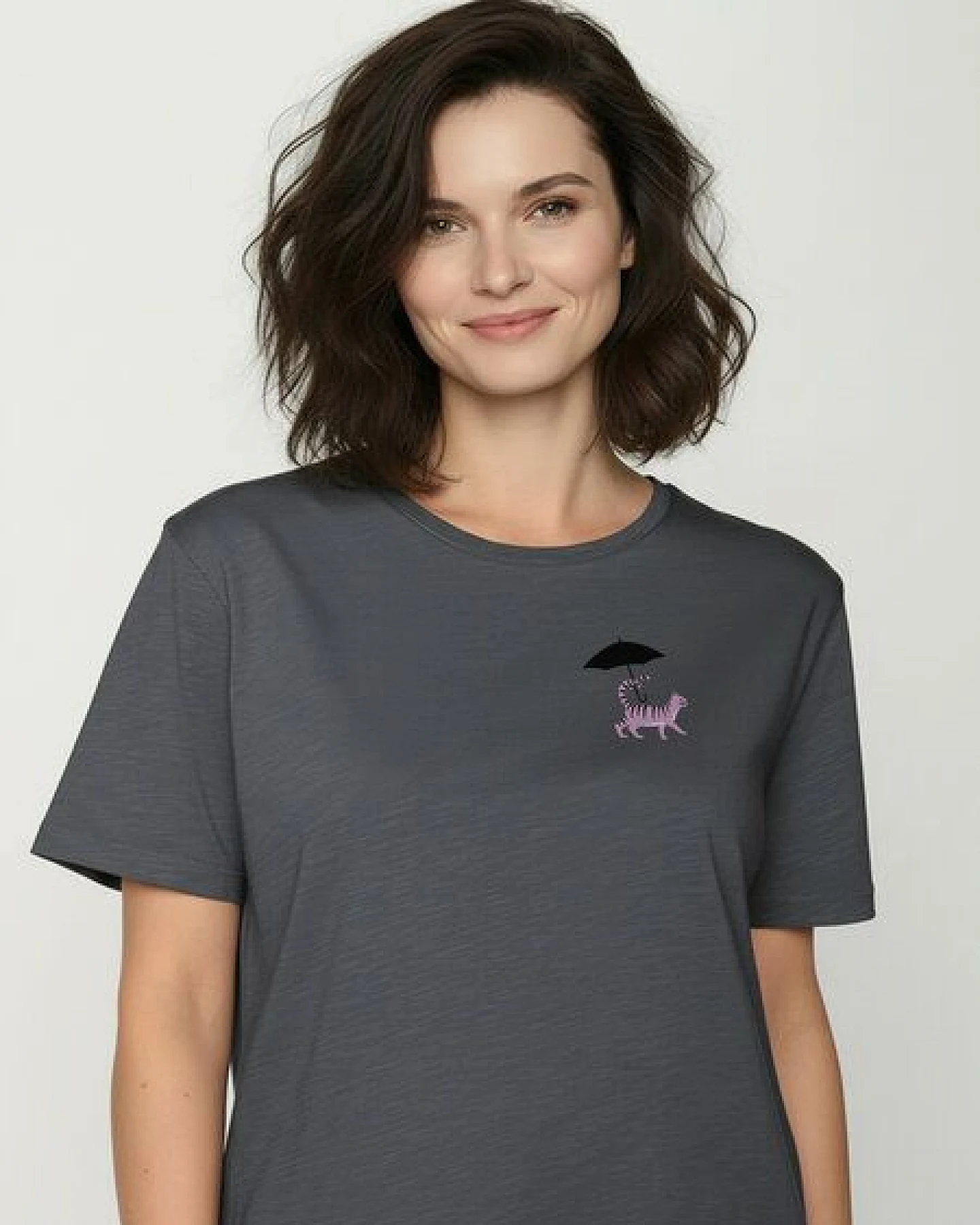 GREENBOMB Cat Walk Nova - Kastiges T-Shirt aus Bio-Baumwolle / hochwertiger Print / GOTS / Fair & Vegan – Ansicht 2