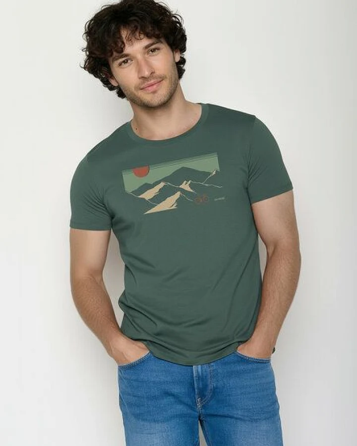 GREENBOMB Mountain Tour Guide - Sportliches T-Shirt aus Bio-Baumwolle / hochwertiger Print / GOTS / Fair & Vegan