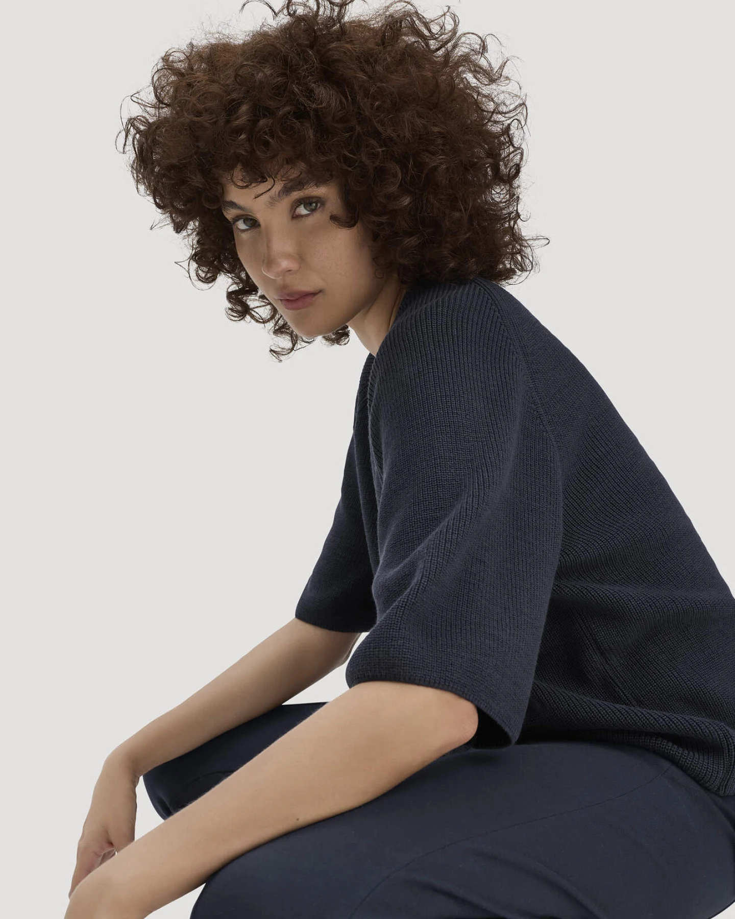 hessnatur Damen Strick Pullover Relaxed aus Bio-Baumwolle - blau - Größe S – Ansicht 4