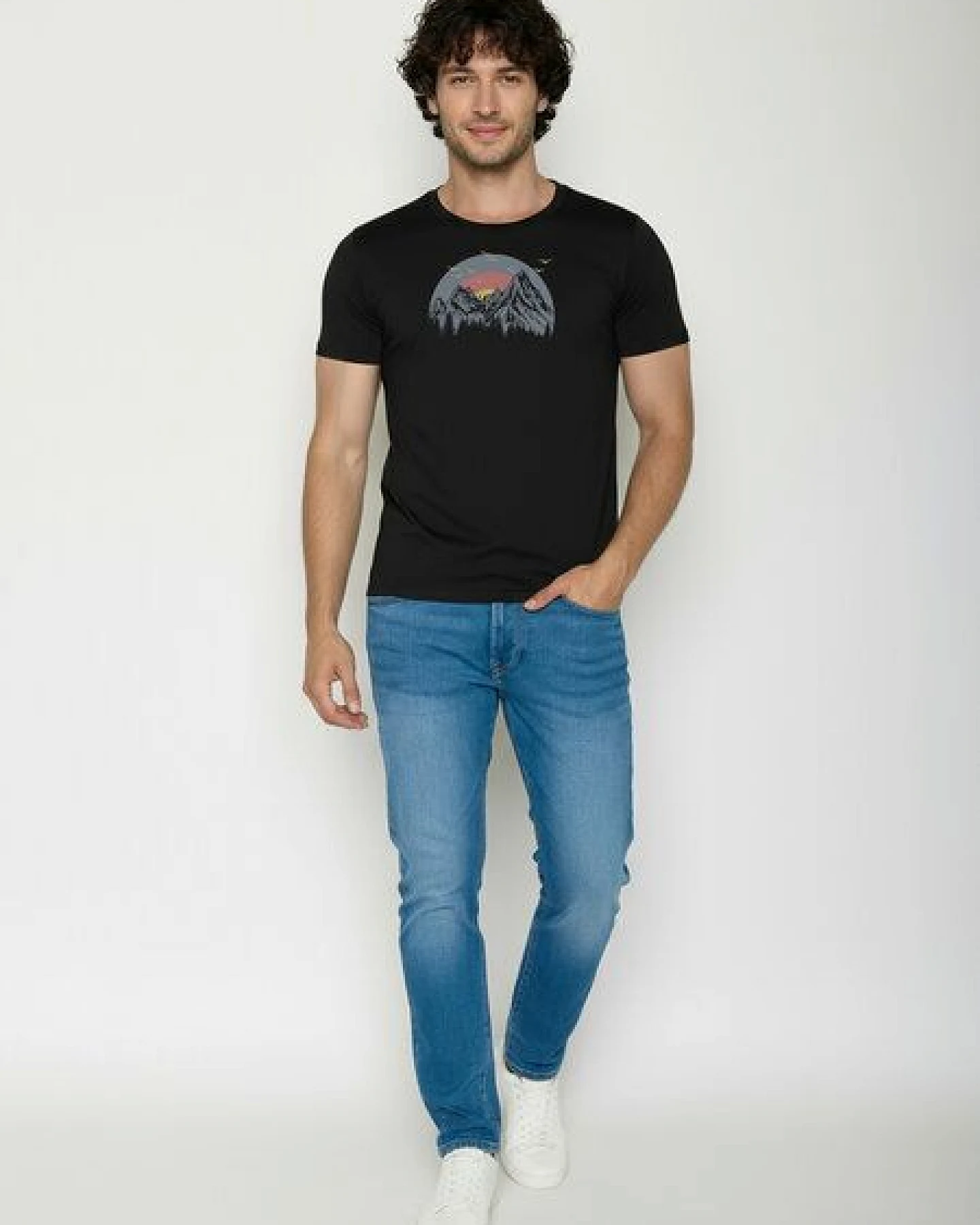 GREENBOMB Peak Circle Guide - Sportliches T-Shirt aus Bio-Baumwolle / hochwertiger Print / GOTS / Fair & Vegan – Ansicht 3
