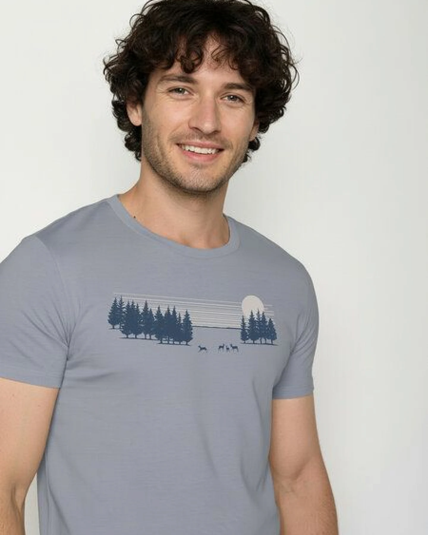 GREENBOMB Deer Lines Guide - Sportliches T-Shirt aus Bio-Baumwolle / hochwertiger Print / GOTS / Fair & Vegan – Ansicht 2
