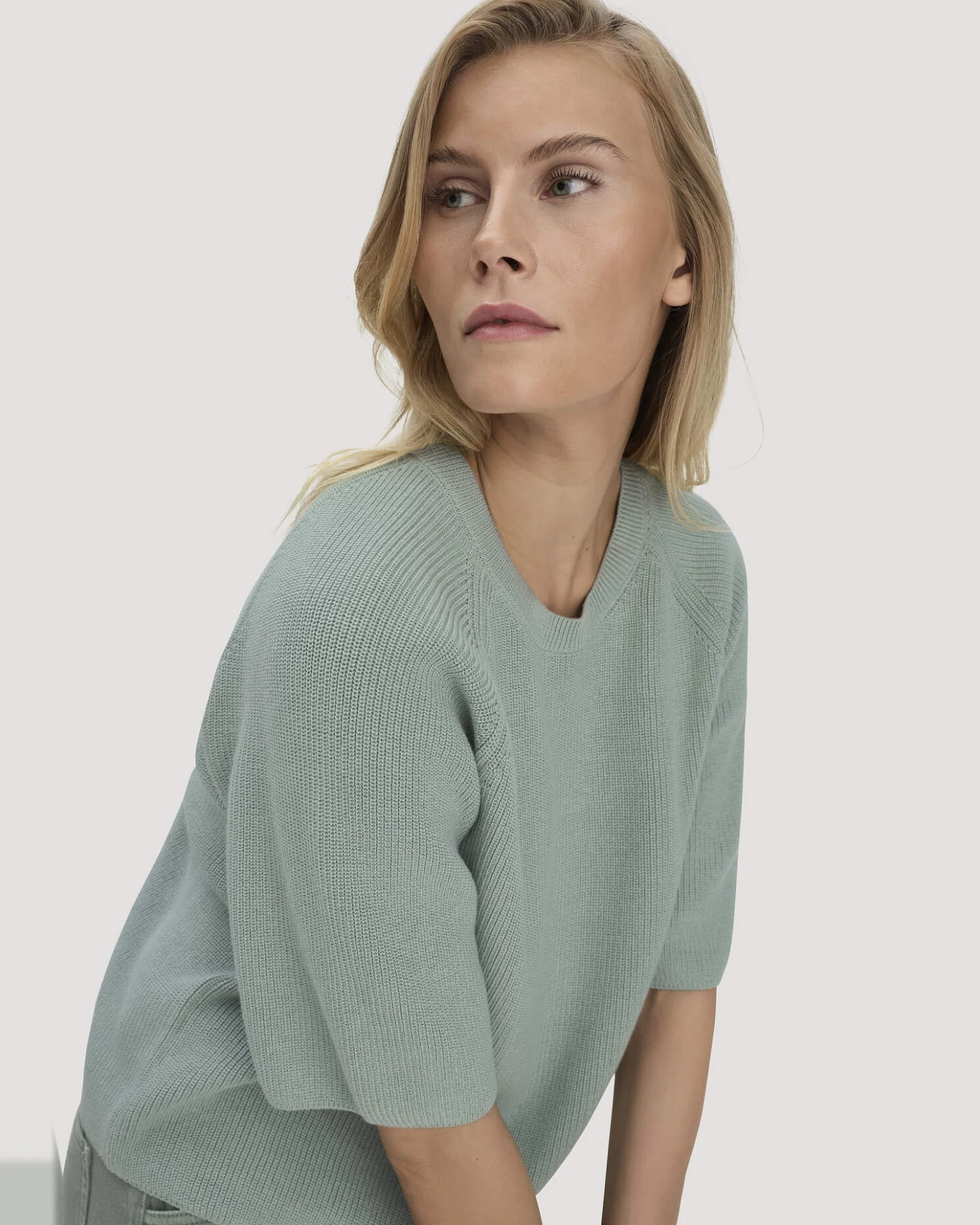 hessnatur Damen Strick Pullover Relaxed aus Bio-Baumwolle - grün - Größe S – Ansicht 4