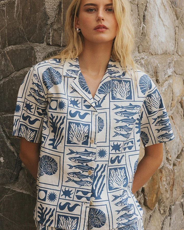 DEDICATED Damen vegan Shirt Torup Ozeanblau/Weiß