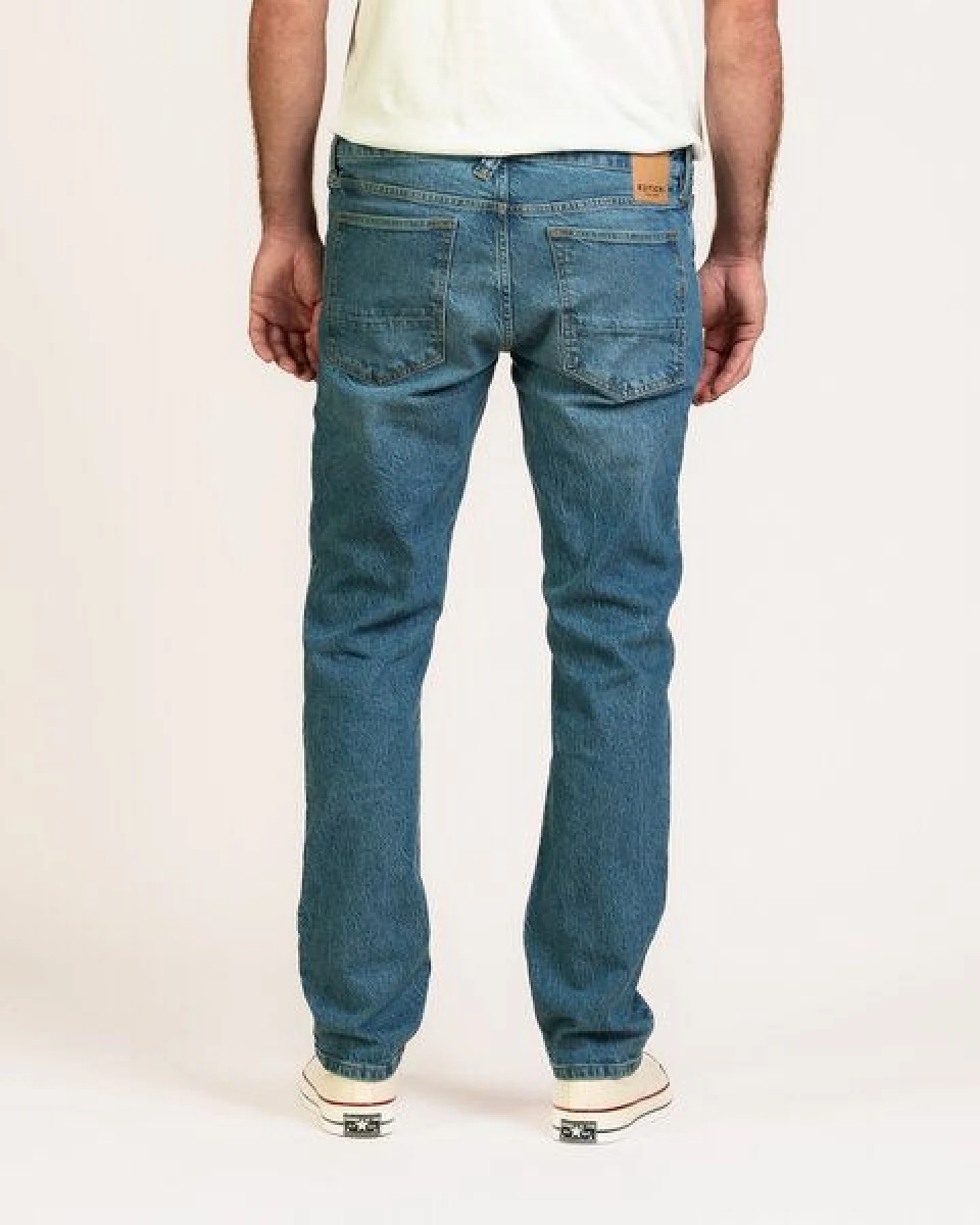 Kuyichi Herren Jeans Nick Straight aus 99% Bio-Baumwolle (Rebel Blue) – Ansicht 3