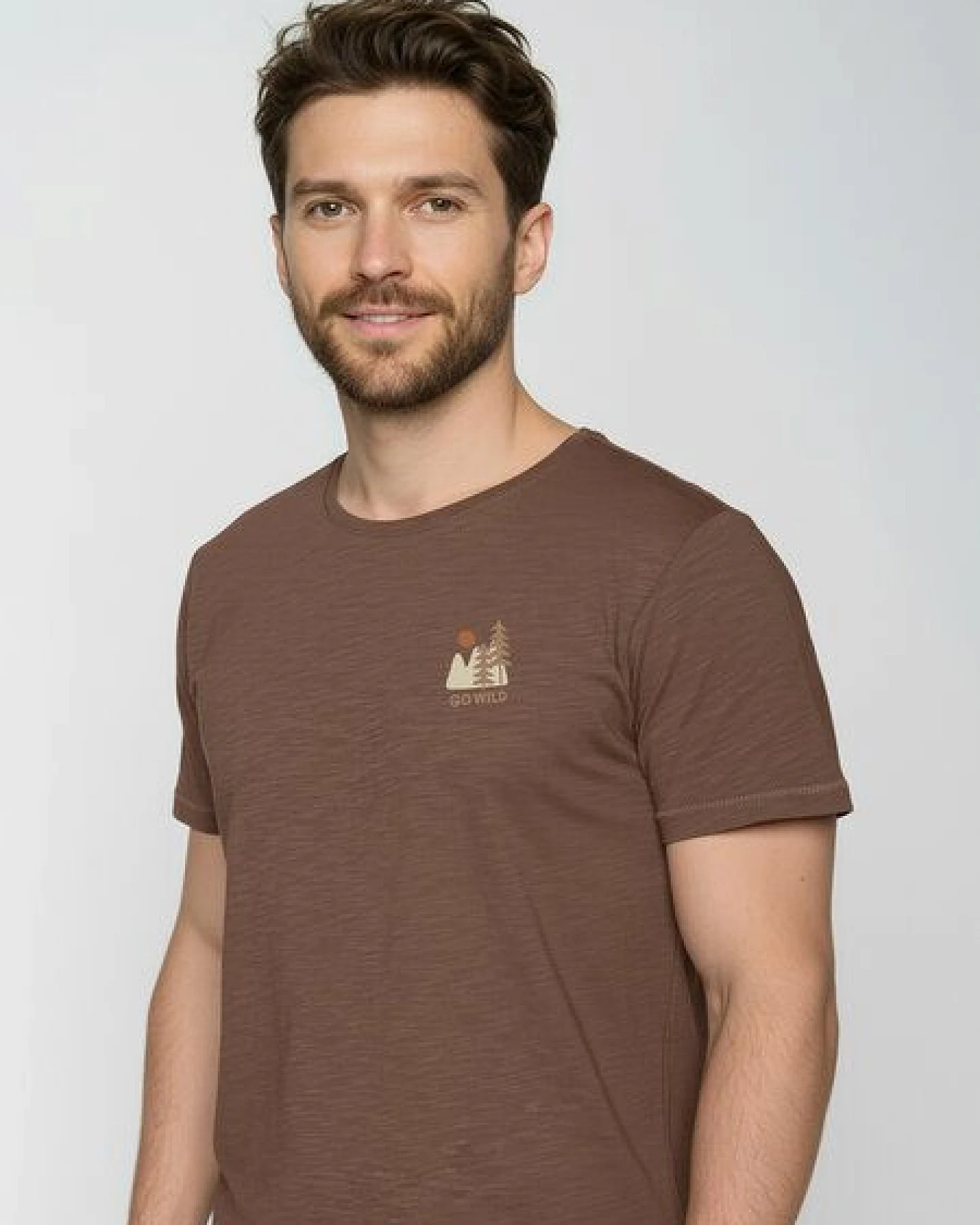 GREENBOMB Wild Pines Spice - Sportliches T-Shirt aus Bio-Baumwolle / hochwertiger Print / GOTS / Fair & Vegan – Ansicht 2