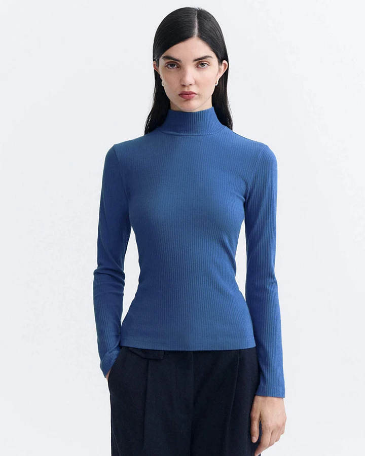 Produktseite: Rip Longsleeve Modell: Aine GOTS