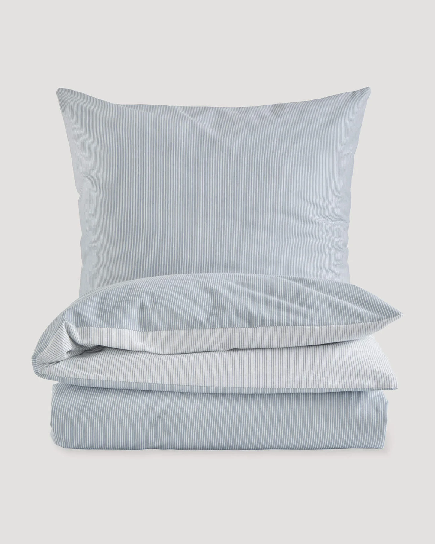 hessnatur Biber Wendebettwäsche Streifen aus Bio-Baumwolle - blau - Größe 155x220 / 40x80 cm – Ansicht 2