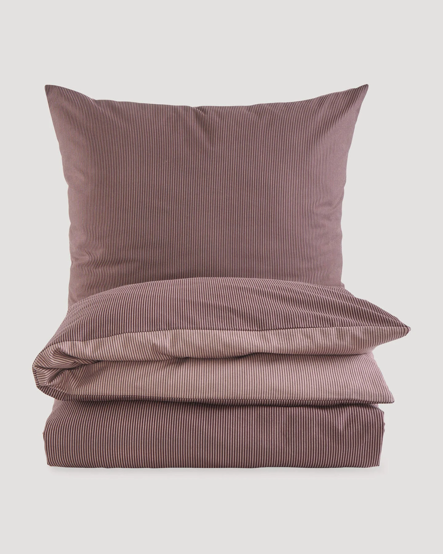 hessnatur Biber Wendebettwäsche Streifen aus Bio-Baumwolle - lila - Größe 135x200 / 40x80 cm – Ansicht 2