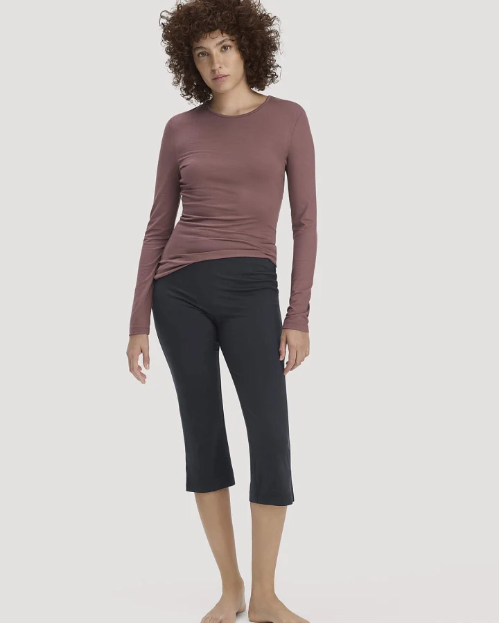 hessnatur Damen Caprihose PURE FLOW aus TENCEL™ Modal - schwarz - Größe 46