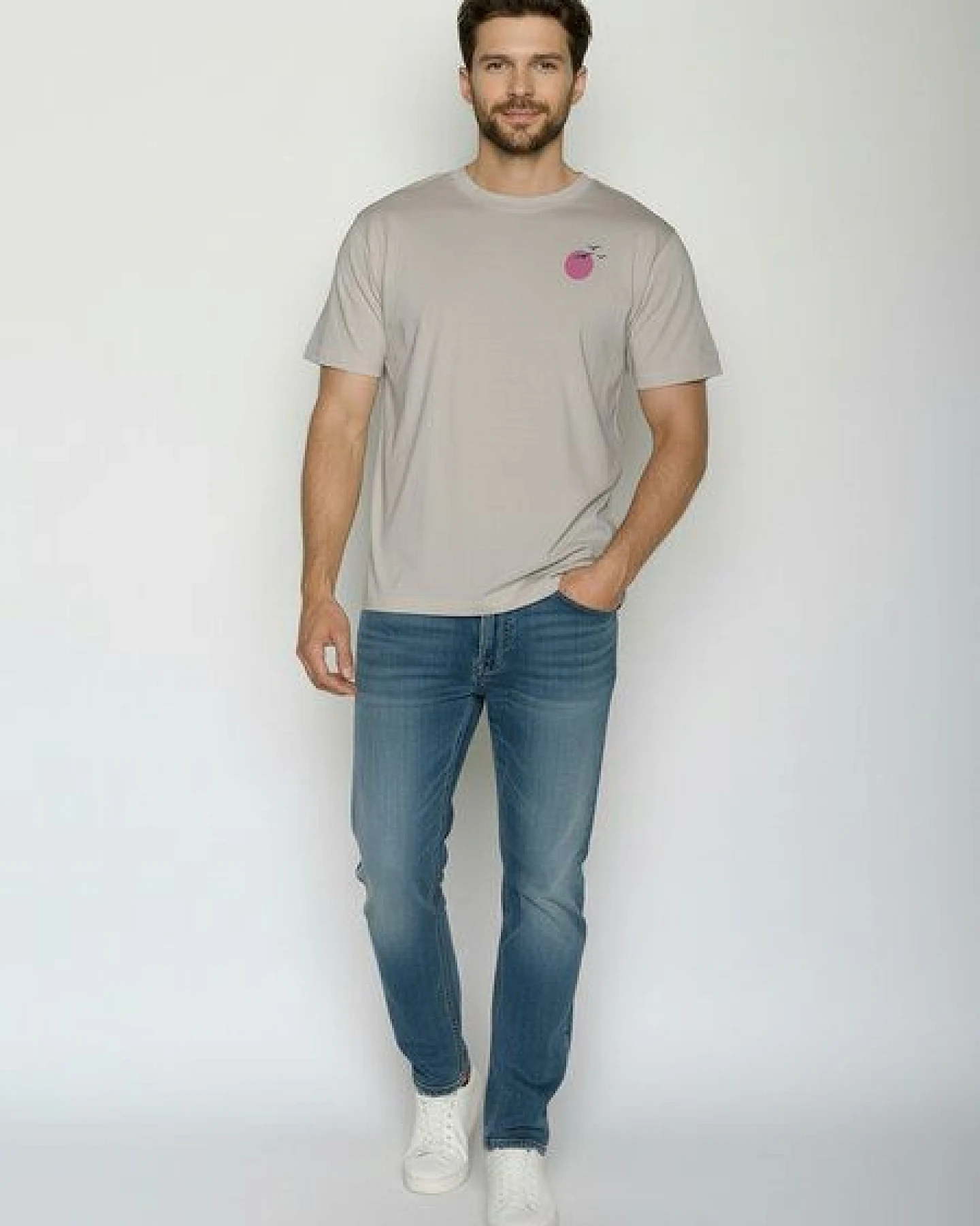 GREENBOMB Mountain Bloom Fusion - Lässiges Oversize-T-Shirt aus Bio-Baumwolle / hochwertiger Print / GOTS / Fair & Vegan – Ansicht 4