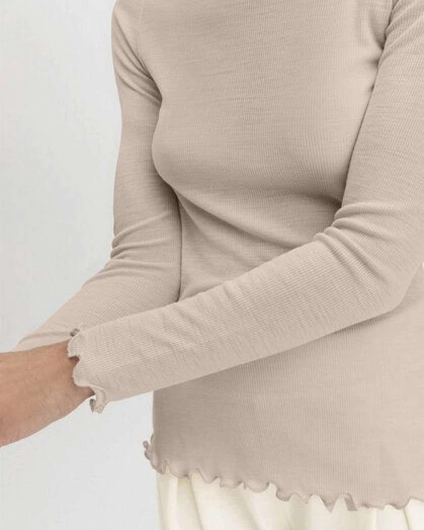 hessnatur Longsleeve mit Rollkragen Fitted WARM TOUCH aus Bio-Merinowolle und TENCEL Lyocell – Ansicht 4