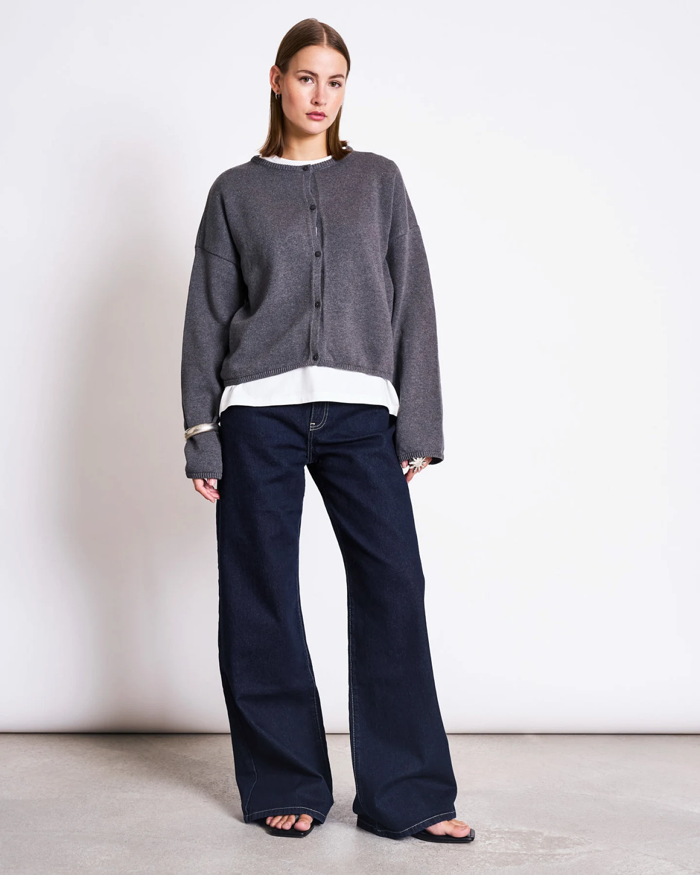 JAN 'N JUNE Damen vegan Strickjacke Light Asas Dunkelgrau – Ansicht 2