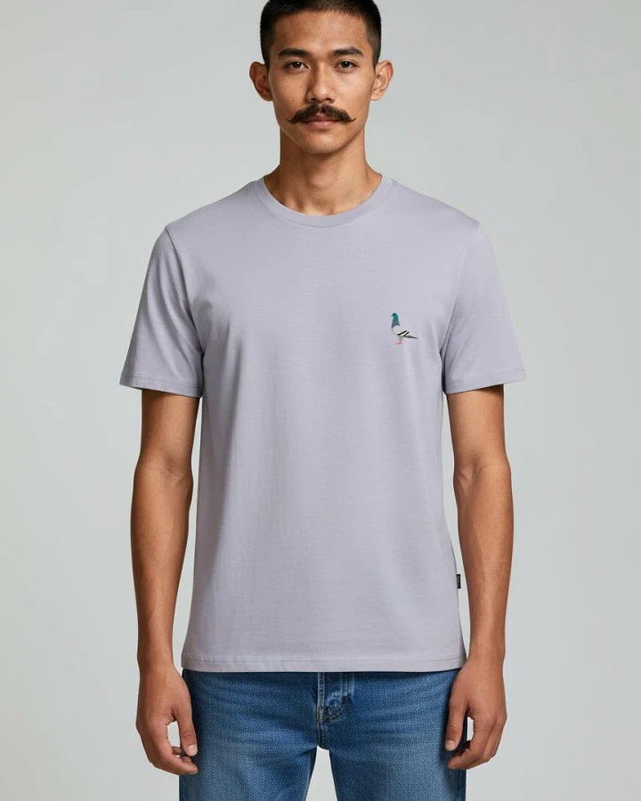 Besticktes T-Shirt
