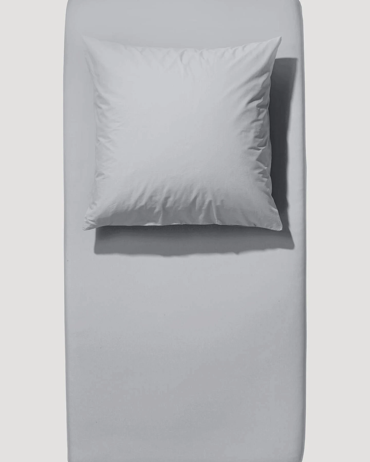 hessnatur Jersey Spannbettlaken aus Bio-Baumwolle - grau - Größe 180x200x40 cm – Ansicht 2