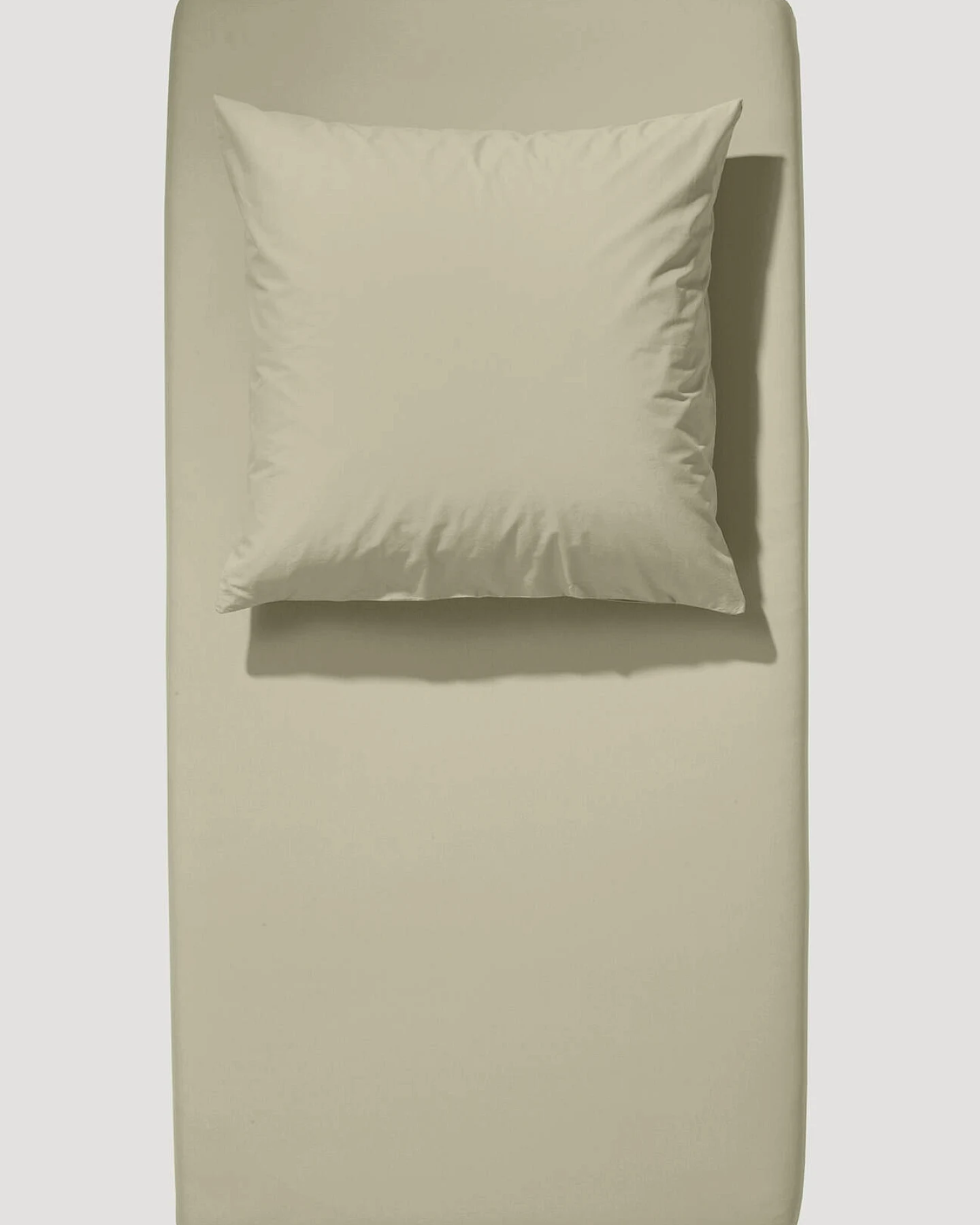 hessnatur Jersey Spannbettlaken aus Bio-Baumwolle - grün - Größe 90-100x200x28 cm – Ansicht 2