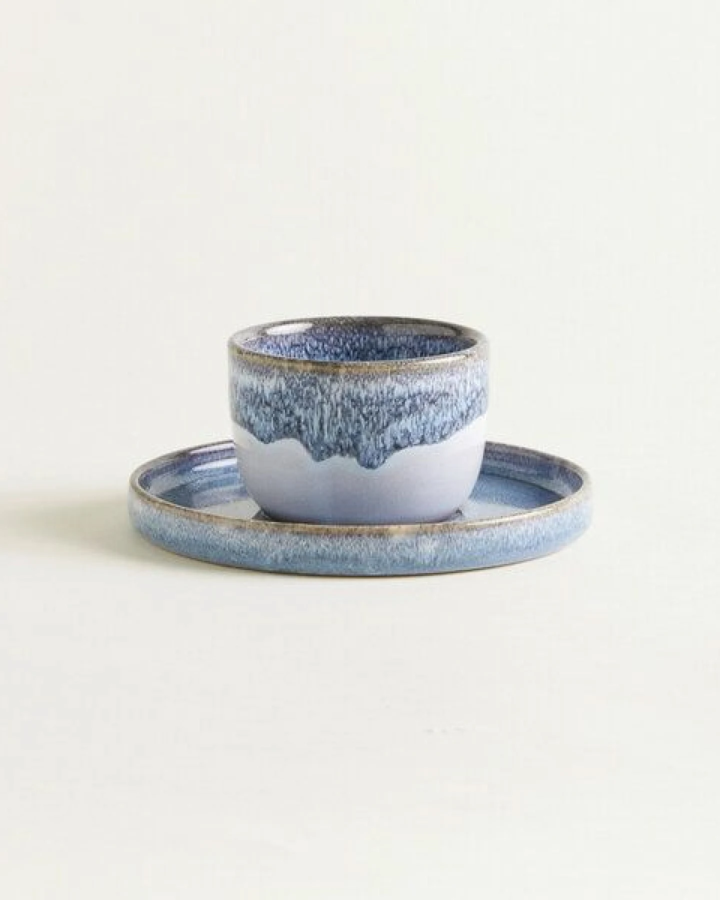 onomao Handgemachte Untertasse aus Steinzeug – Ansicht 2