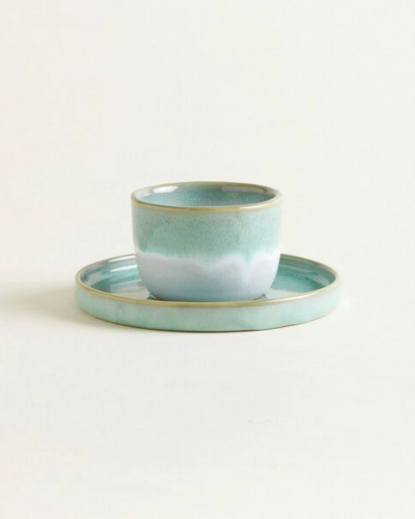 onomao Handgemachte Untertasse aus Steinzeug – Ansicht 2
