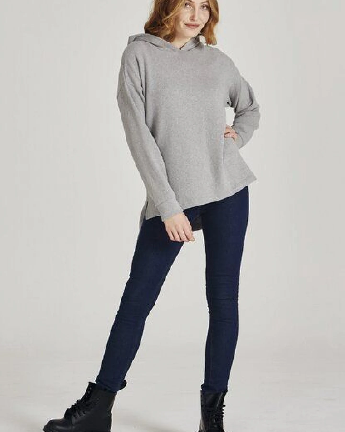 Givn Berlin Damen Hoodie aus recycelter Baumwolle "Mona" – Ansicht 2