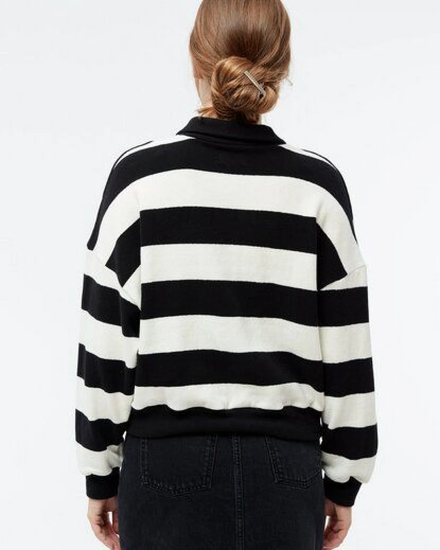 Givn Berlin Gestreifter Sweater GBRESA aus recycelter Baumwolle mit Kragen – Ansicht 3